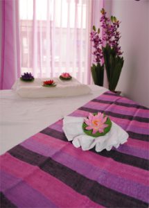 Bädd i lila rummet inbjuder till massage!