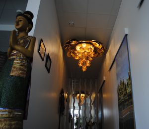 Vacker korridor och kokoslampa!